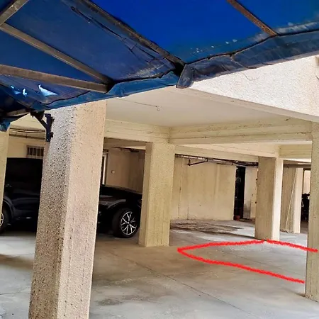 3 Bedroom Flat Near Center