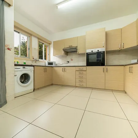 3 Bedroom Flat Near Center Daire *