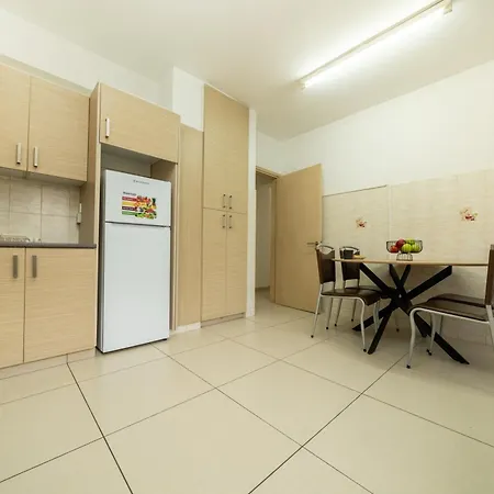 3 Bedroom Flat Near Center Daire *