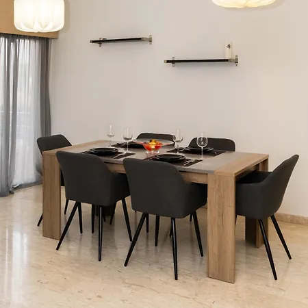 3 Bedroom Flat Near Center Daire *