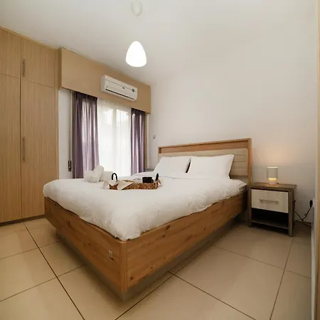 3 Bedroom Flat Near Center Daire