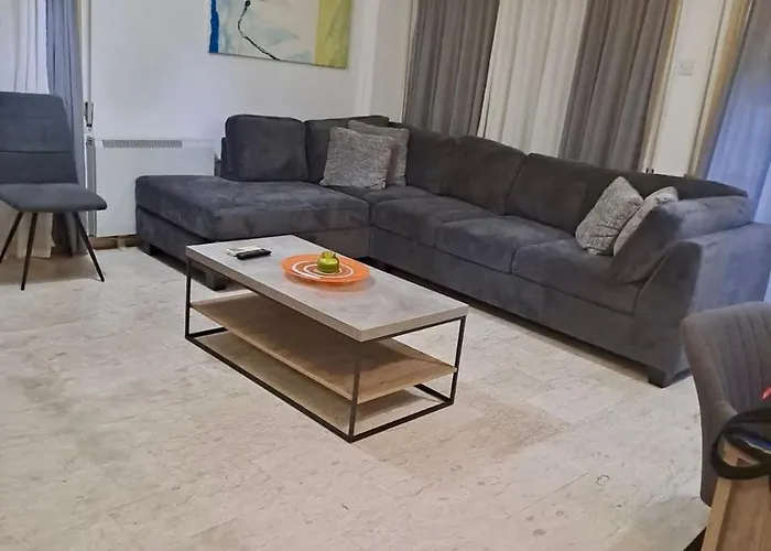 3 Bedroom Flat Near Center