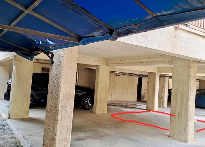 3 Bedroom Flat Near Center